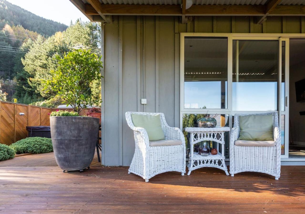 Private Cottage With Spa And Amazing Lake Views Closeburn Экстерьер фото